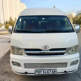 Toyota Hiace 2005