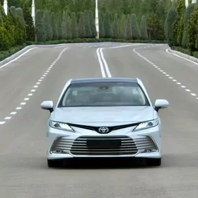 Toyota Camry 2018
