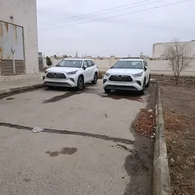 Toyota Highlander 2023