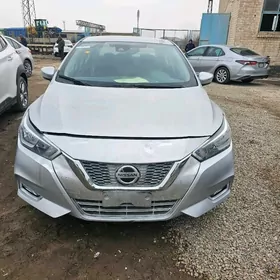 Nissan Versa 2021