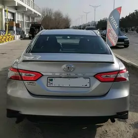 Toyota Camry 2018