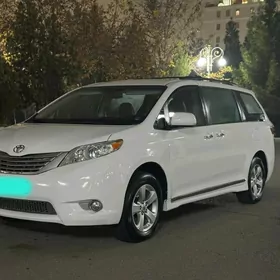 Toyota Sienna 2011