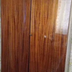 шифоньер (шкаф)