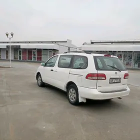 Toyota Sienna 2002