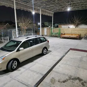 Toyota Sienna 2005