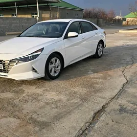 Hyundai Elantra 2022