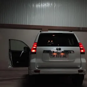 Toyota Land Cruiser Prado 2021