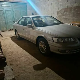 Toyota Camry 2000