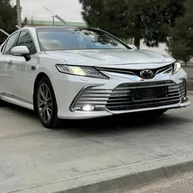 Toyota Camry 2020