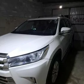 Toyota Highlander 2019