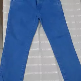 Джинсы стречевые.