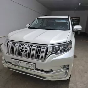 Toyota Land Cruiser Prado 2023