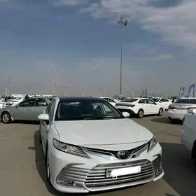 Toyota Camry 2022