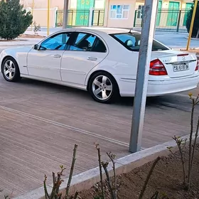 Mercedes-Benz E320 2003