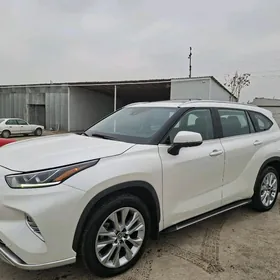 Toyota Highlander 2020