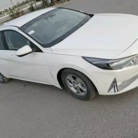 Hyundai Elantra 2021