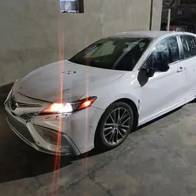 Toyota Camry 2022
