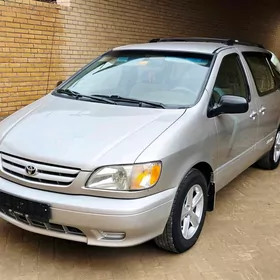 Toyota Sienna 2002