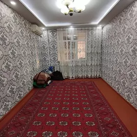 Центральный 3 комн 2 этаж