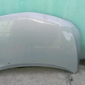 Toýota corolla kapot