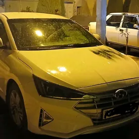 Hyundai Elantra 2019