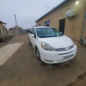 Toyota Sienna 2004