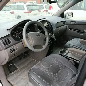 Toyota Sienna 2004