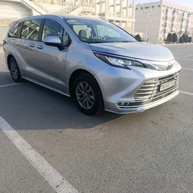 Toyota Sienna 2022