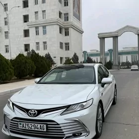 Toyota Camry 2024