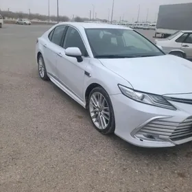Toyota Camry 2021