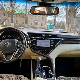 Toyota Camry 2018
