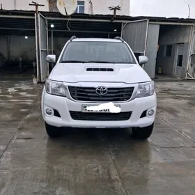 Toyota Hilux 2014