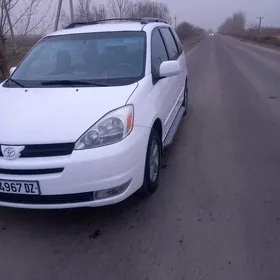 Toyota Sienna 2005