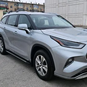 Toyota Highlander 2021