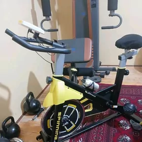 велотренажер.