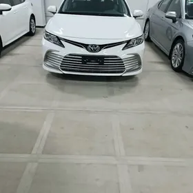 Toyota Camry 2021