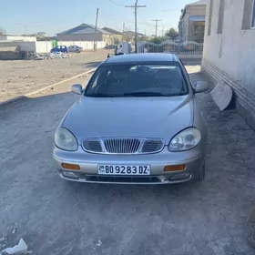 Daewoo Leganza 1998