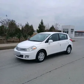 Nissan Versa 2012