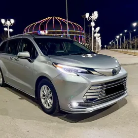 Toyota Sienna 2021