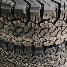 BF Goodrich 275 55 20 23Ý