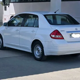 Nissan Versa 2010