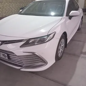 Toyota Camry Hybrid 2022