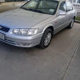 Toyota Camry 2001
