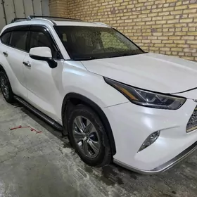 Toyota Highlander 2020