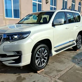 Toyota Land Cruiser Prado 2024