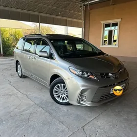 Toyota Sienna 2017
