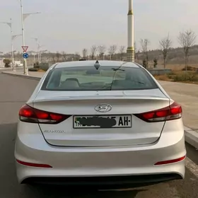 Hyundai Elantra 2018