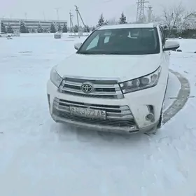 Toyota Highlander 2019