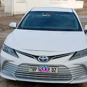 Toyota Camry 2021