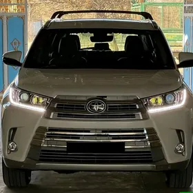 Toyota Highlander 2018